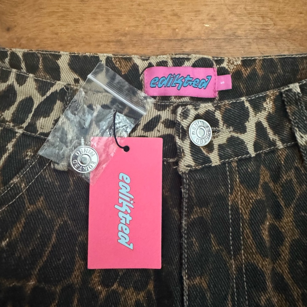Edikted Leopard Printed Low Rise Jeans - Picture 2 of 5